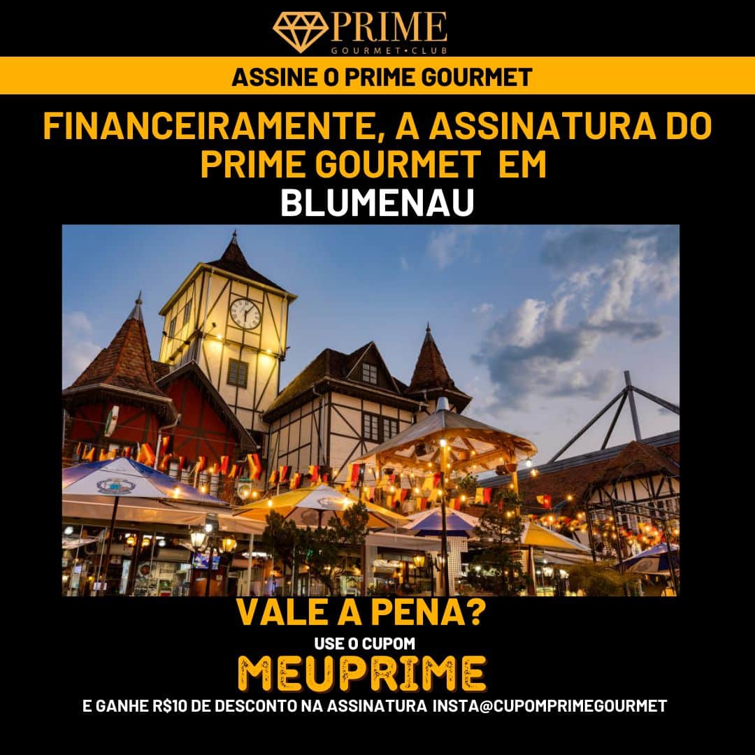 Restaurantes iluminados à noite em Blumenau.