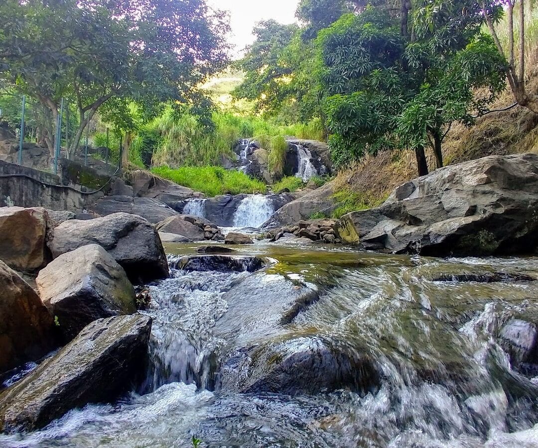 Foto real de Cachoeira do Tira-Saia