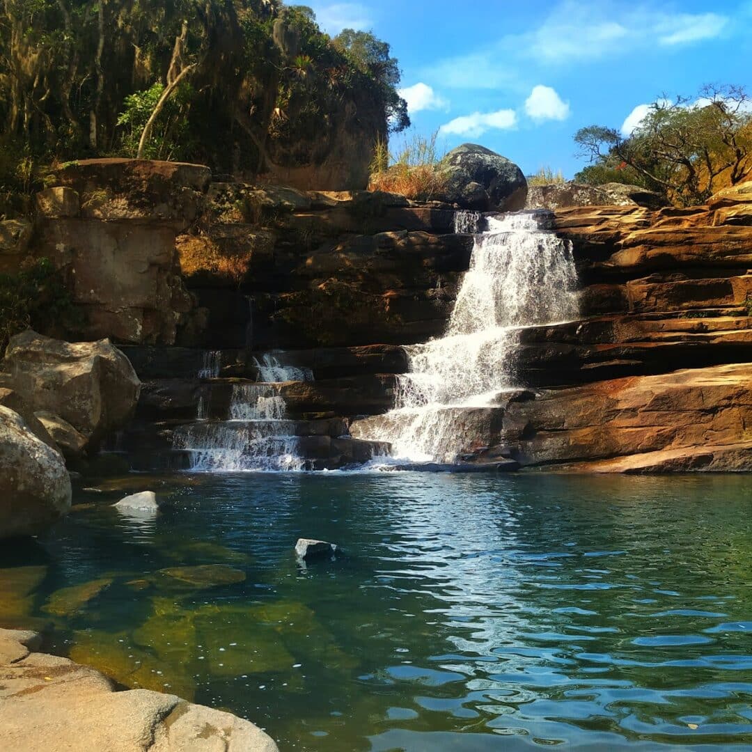 Foto real de Cachoeira do Bosque