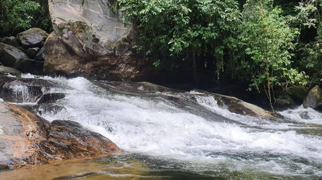 Foto real de Cachoeira do Macacu