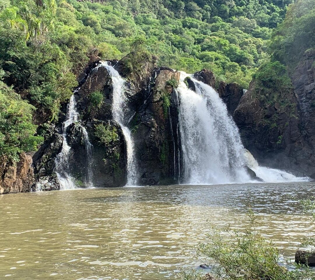 Foto real de Cascata do Rio da Prata