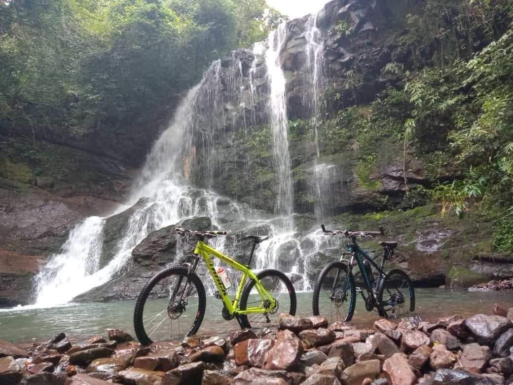 Foto real de Cascata do Sertão