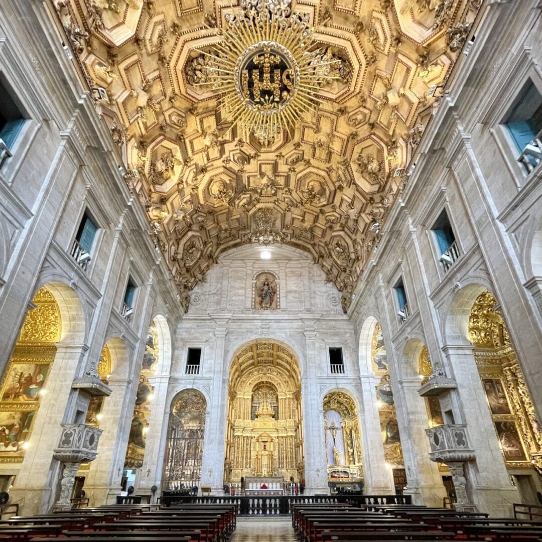 Foto real de Catedral Basílica de São Salvador