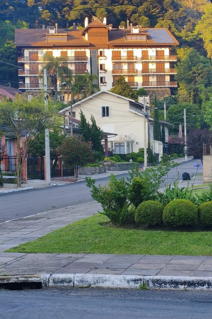 Foto real de Rua do Caminho do Lago