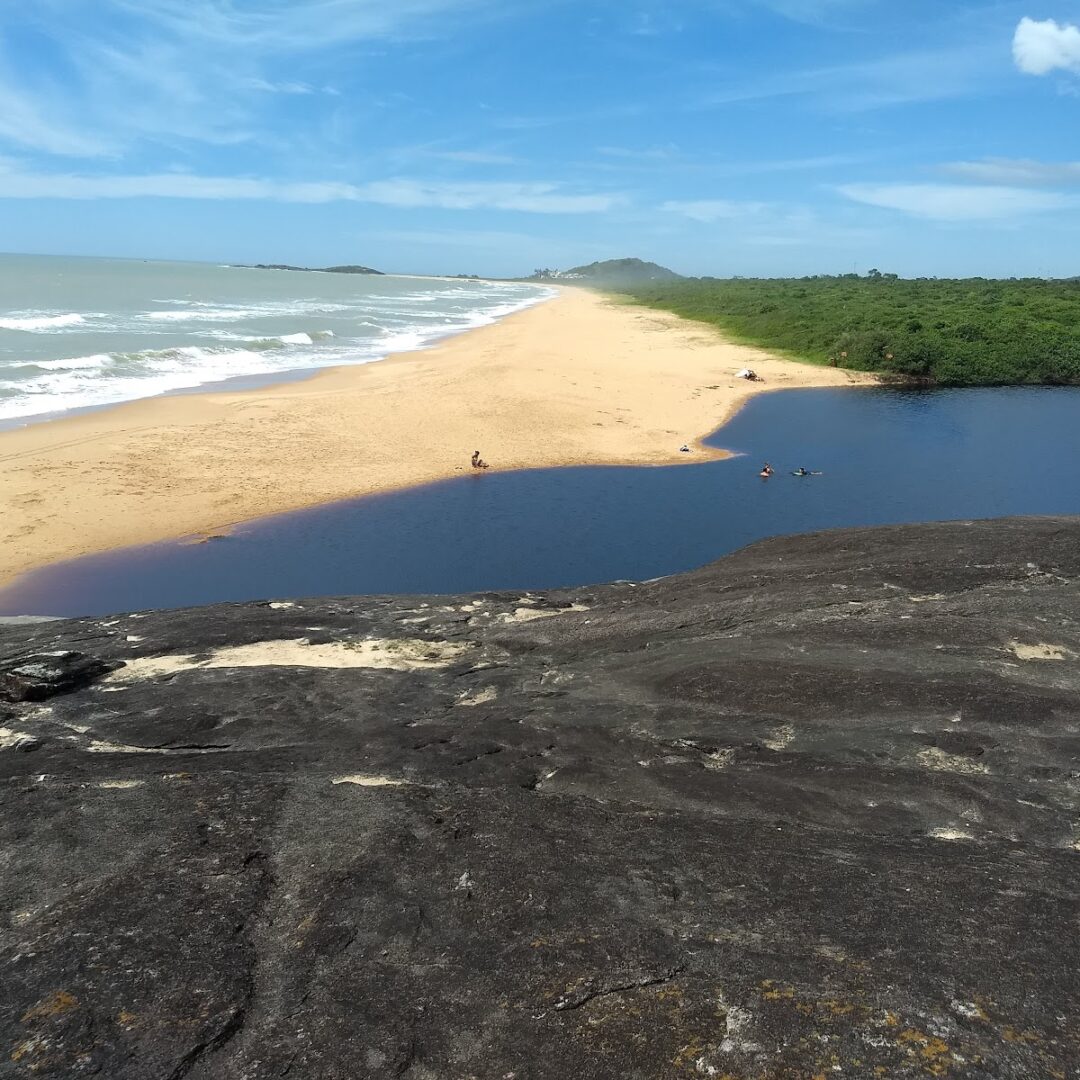 Foto real de Trilha ecológica da Restinga