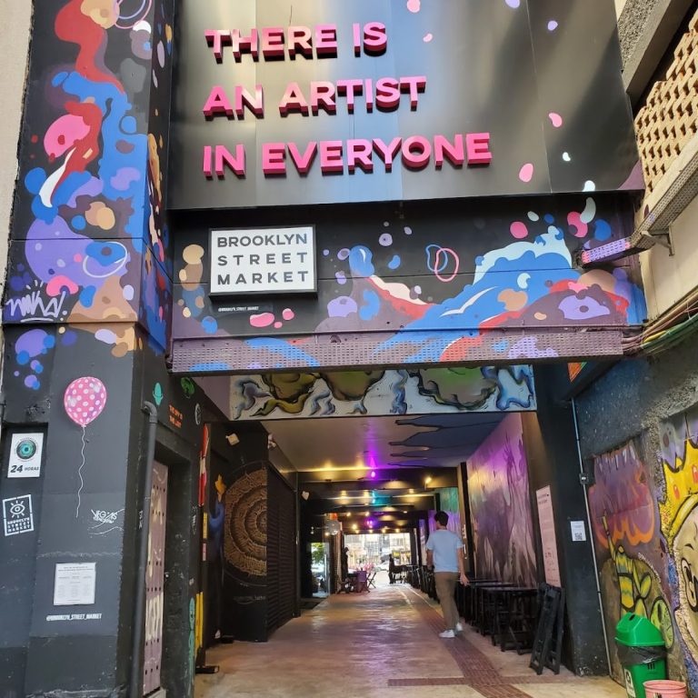Foto real de Beco do Brooklyn - OpenStreetGallery.co