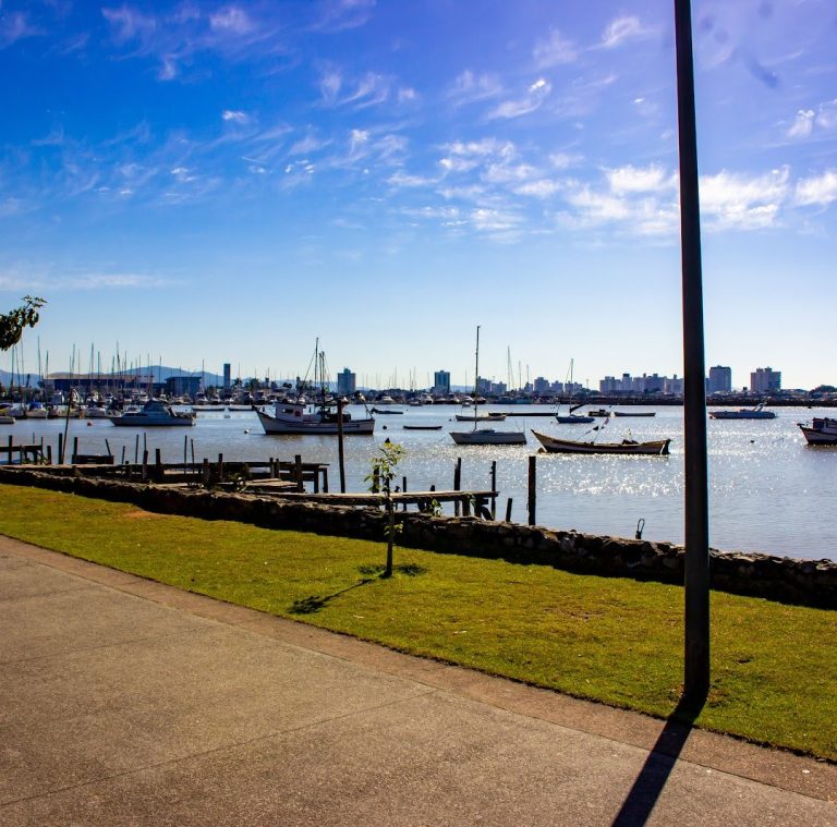 Foto real de Beira Rio Itajaí
