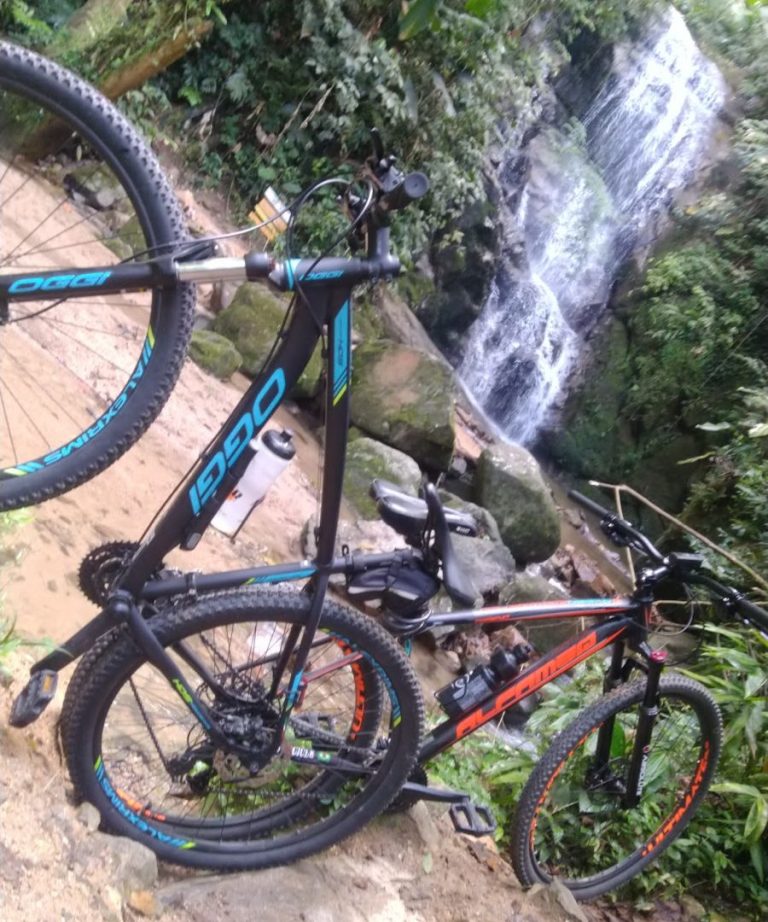 Foto real de Cachoeira da Lorena