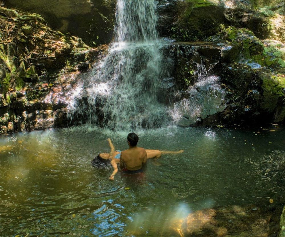 Foto real de Cachoeira da Praia Triste