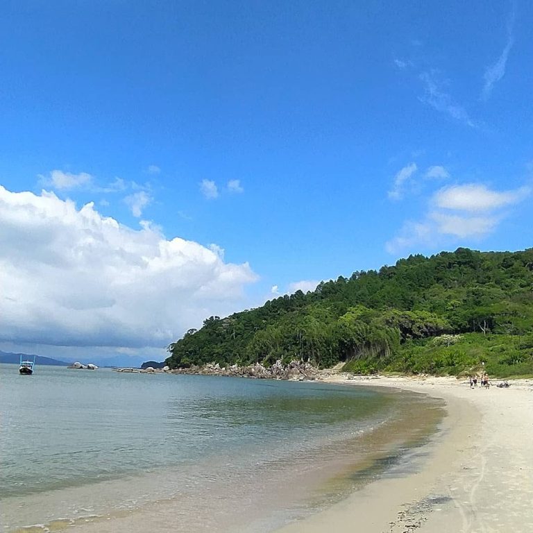 Foto real de Cachoeira da Praia Triste