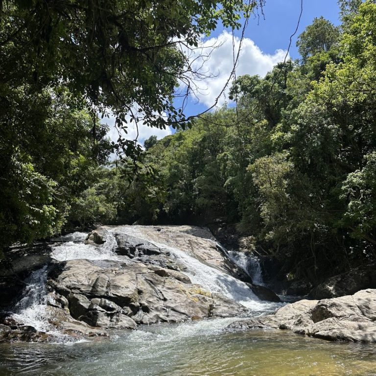 Foto real de Cachoeira do Amâncio