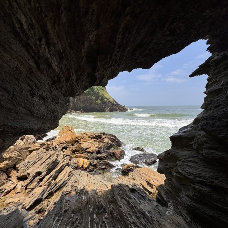 Foto real de Caverna do Morcego