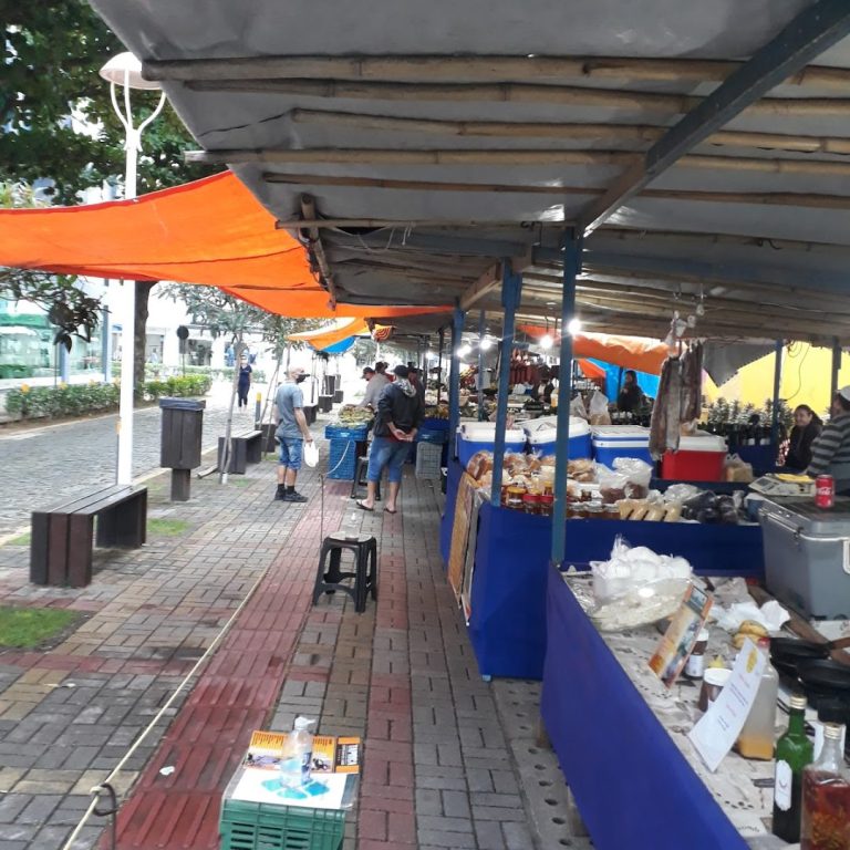 Foto real de Feira Livre da Rua 200 (todas quartas e sábados)