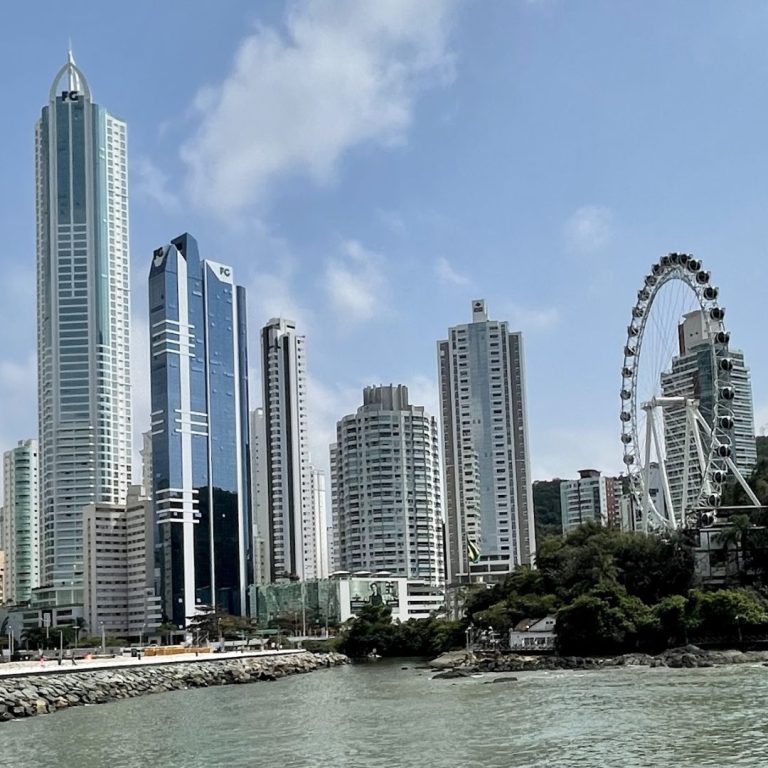 Foto real de Molhe da Barra Sul
