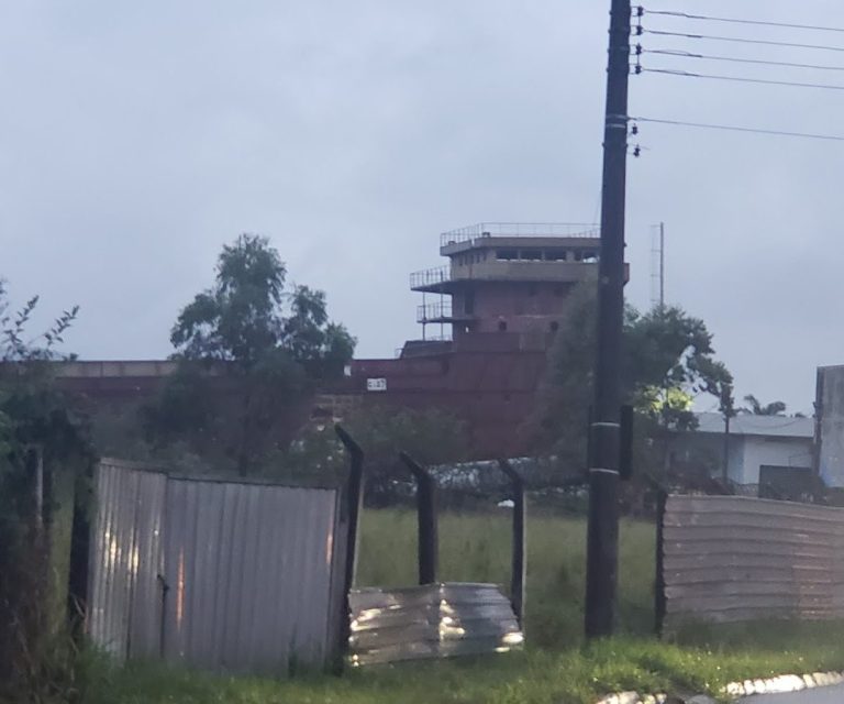Foto real de Navio abandonado