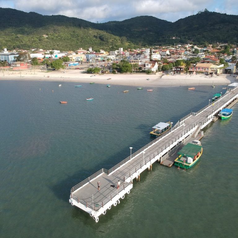 Foto real de Píer Turístico Municipal de Porto Belo