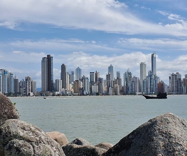 Foto real de Praia da Ladi