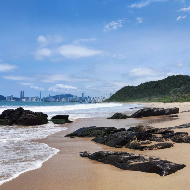 Foto real de Praia do Buraco