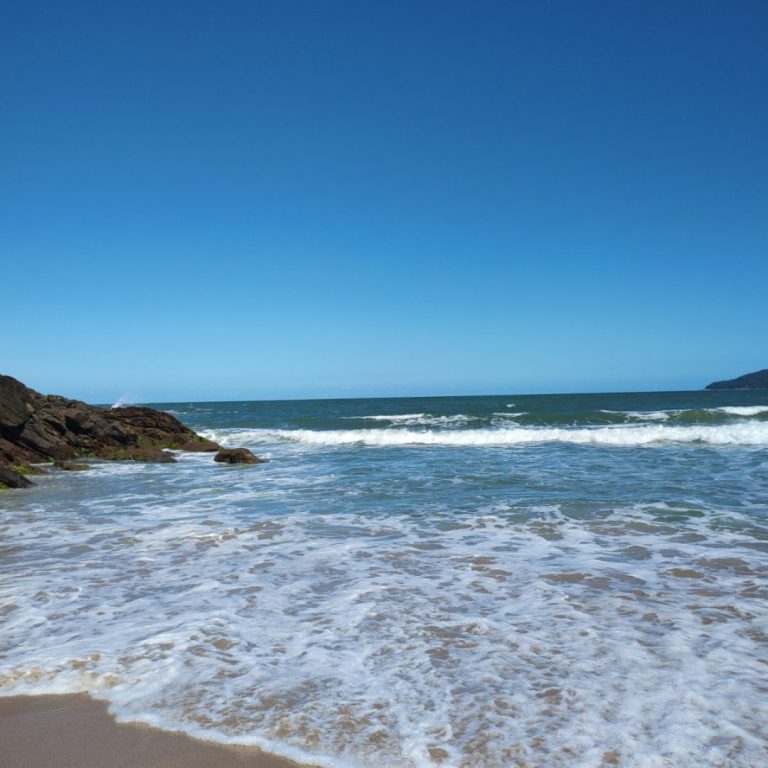 Foto real de Praia do Buraco