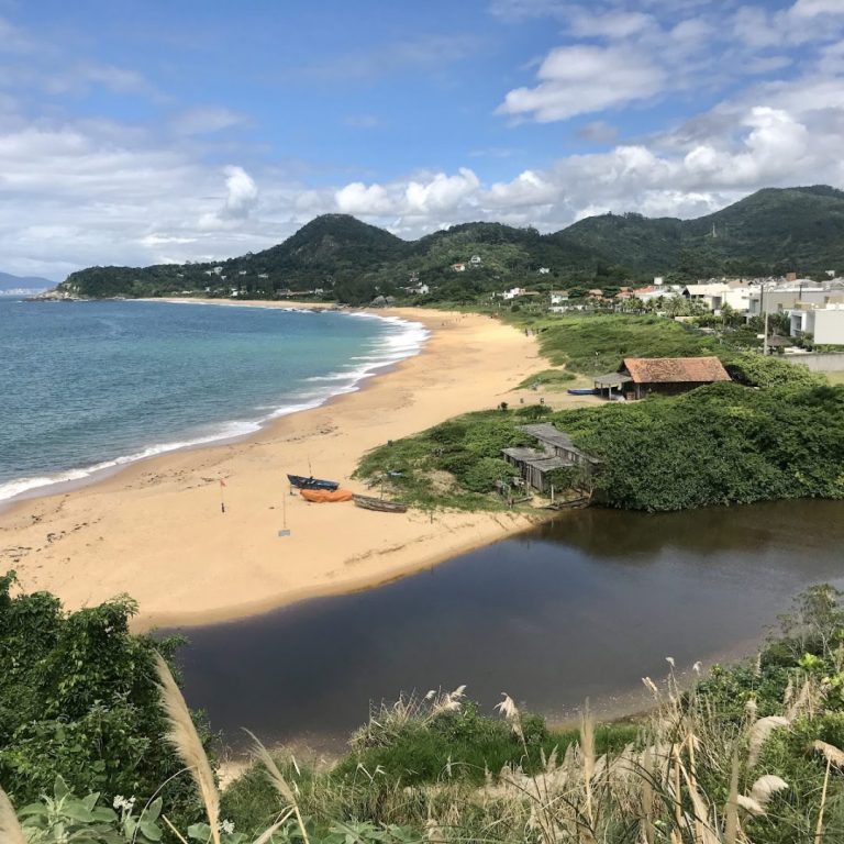 Praia do Estaleiro Balneário Camboriú