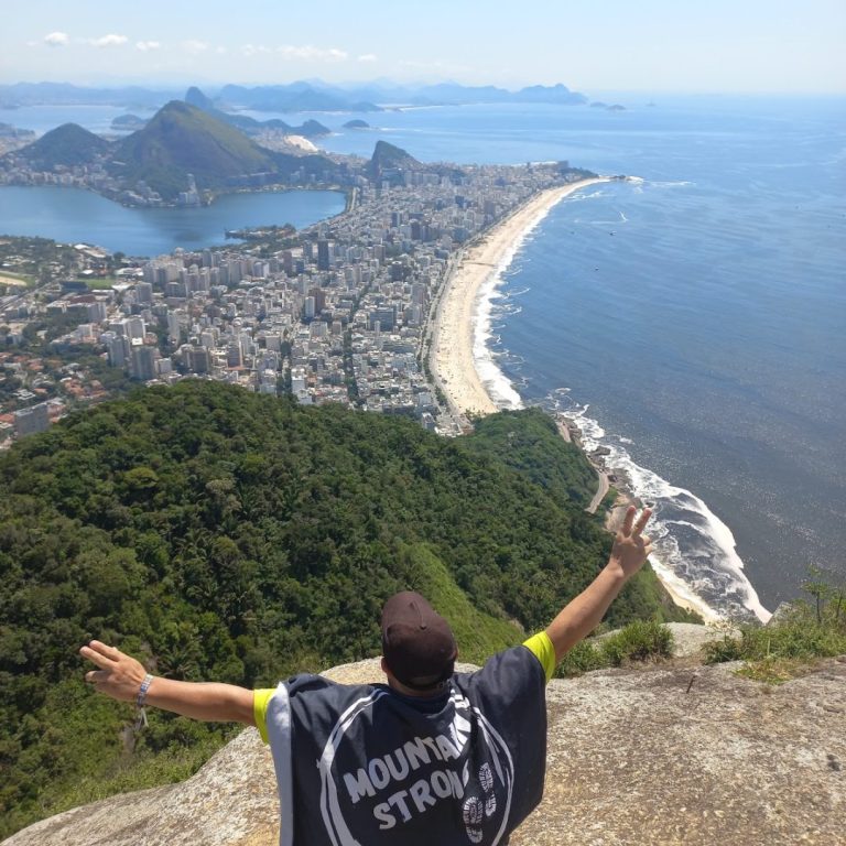 Foto real de Strong Mountain