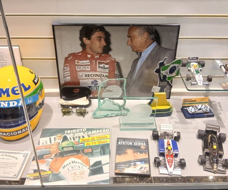 Monumento Ayrton Senna Balneário Camboriú